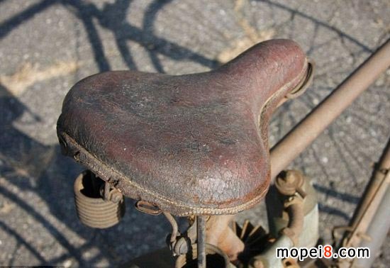 專家認為,清洗或者修復這輛摩托車,讓它的外觀變得更好看些,事實上將會導致它大幅跌價