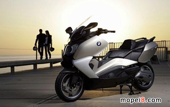 寶馬發布的2012最新款摩托車C 650 GT