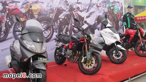 貝納利高端大排摩托車