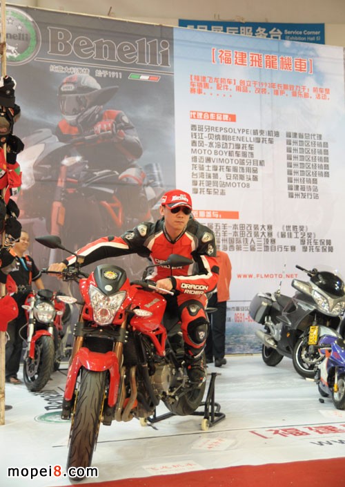 貝納利黃龍BJ600GS、銀刃BJ250T-8