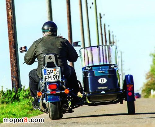 反牛頓定律的大排量鈴木Intruder 1500邊三輪摩托車