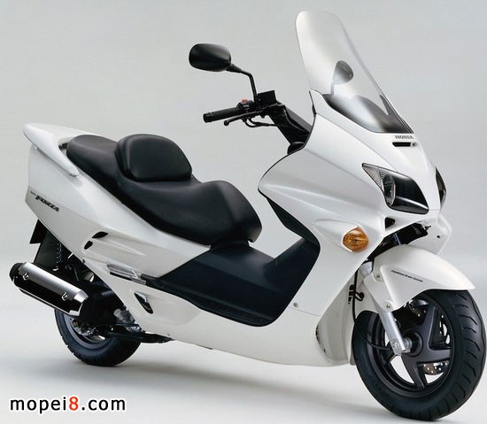 本田摩托車Honda第一代的Forza