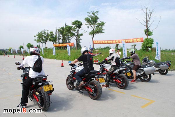 CFMOTOĦ܇L650Ϻȫ{Ӗ