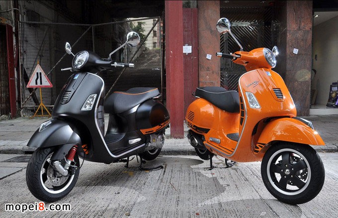 r911Vespa Super Sport