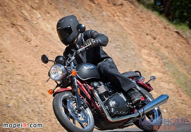 2013款凱旋Triumph Bonneville摩托車試駕
