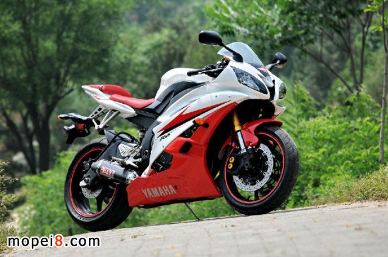YamahaYZF-R6摩托車