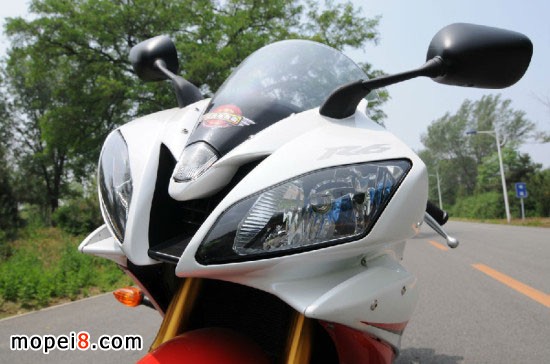 YamahaYZF-R6摩托車