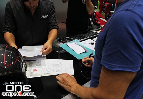 方中信DUCATI Panigale1199S ABS開箱記
