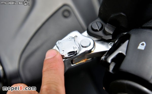 Śٿ_Aprilia SRV850Ħ܇x