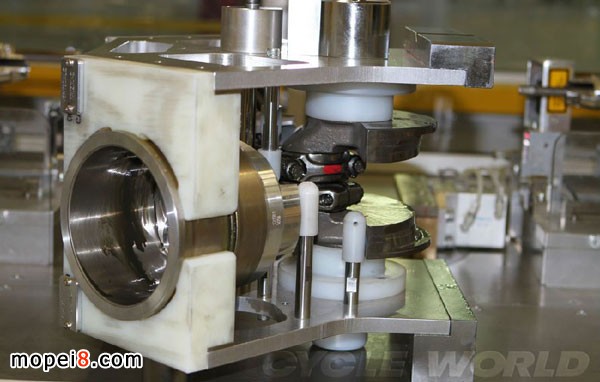 Ducati1199Panigale發動機裝配線大揭秘