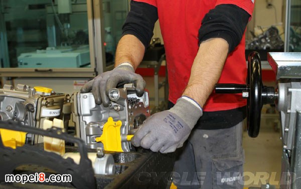 Ducati1199PanigalelәCb侀