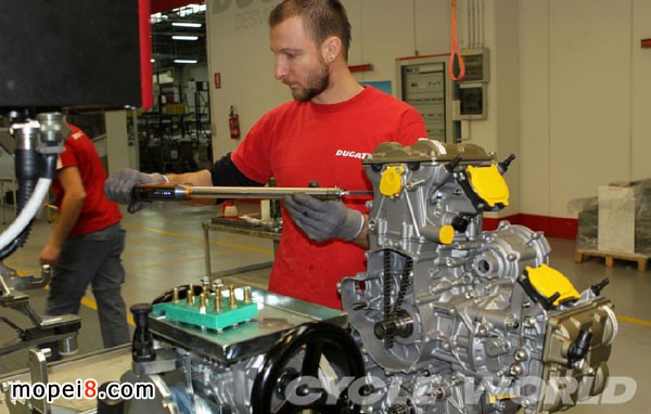 Ducati1199PanigalelәCb侀