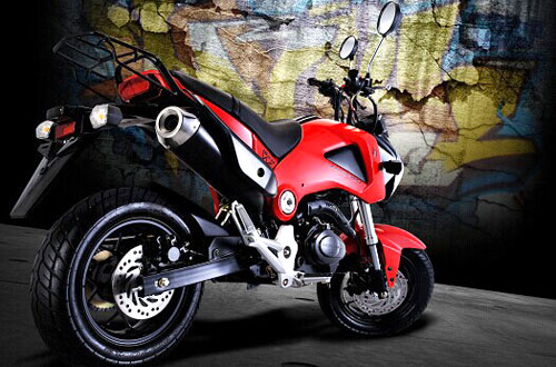 天地游俠大公仔WJ150-18跨界迷你街跑摩托車