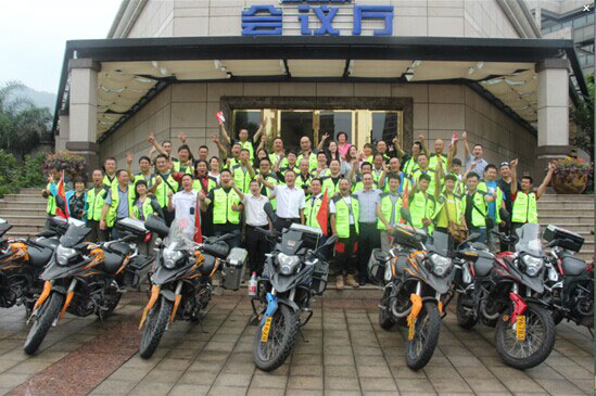 劉剛與回娘家用戶趙哲共同揭開“中國宗申機車俱樂部”