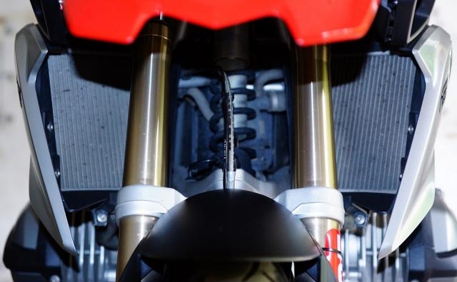 2013 BMW R1200GS水鳥摩托車測評