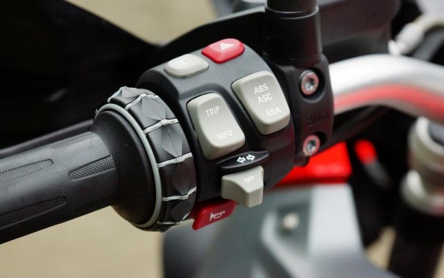 2013 BMW R1200GS水鳥摩托車測評