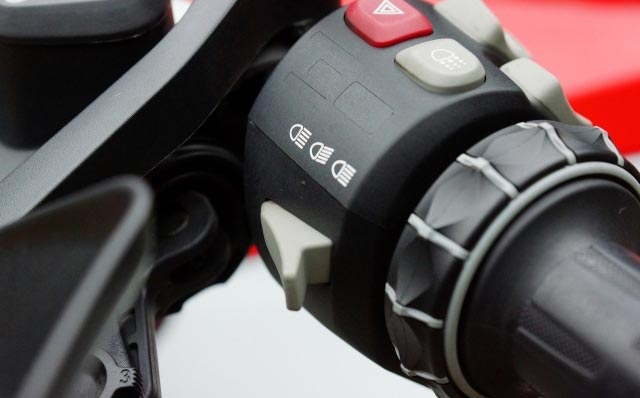 2013 BMW R1200GS水鳥摩托車測評