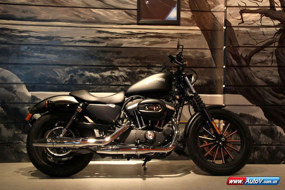 哈雷883硬漢2013款XL883N