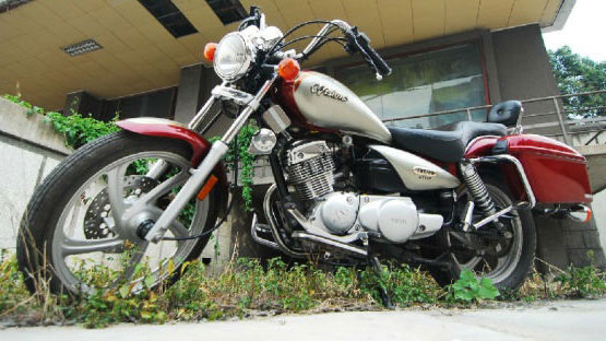 2000款雅馬哈ZY125