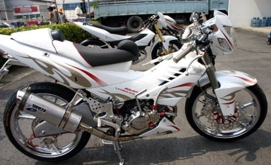 東南亞彎梁UNDER BONE摩托車改裝