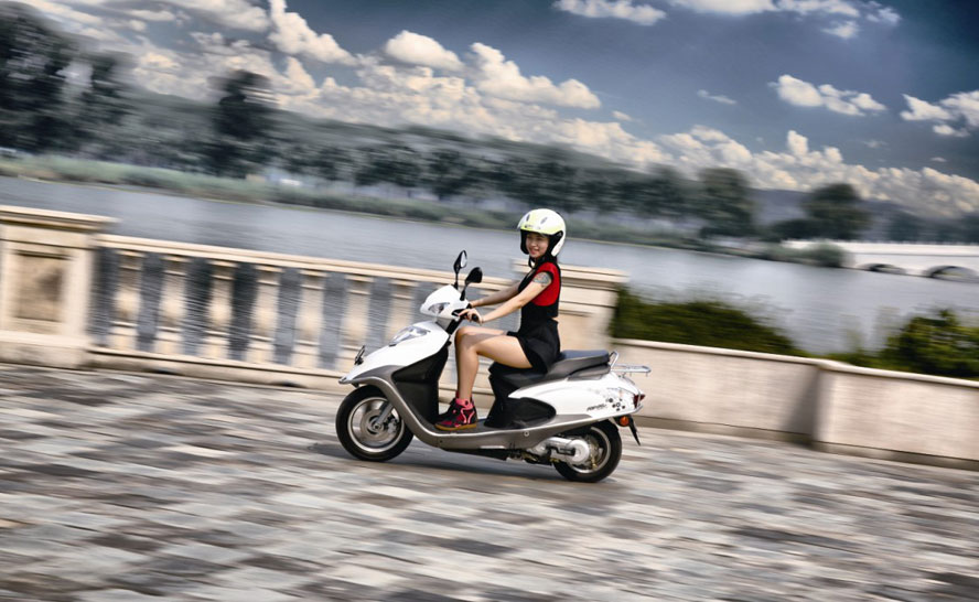 錢江寶悅QJ110T-8踏板摩托車評測