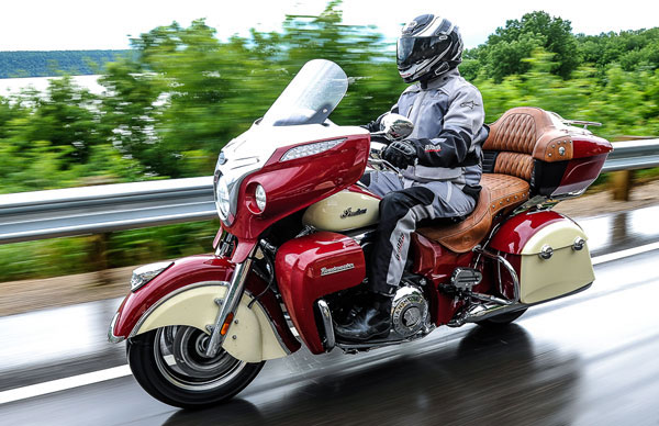 2015 Indian Roadmaster豪華休旅摩托車