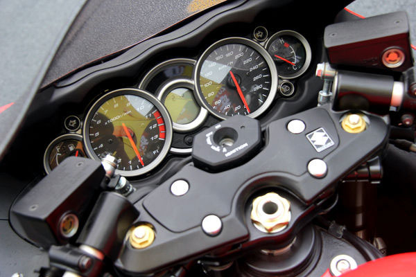 鈴木隼超級摩托車