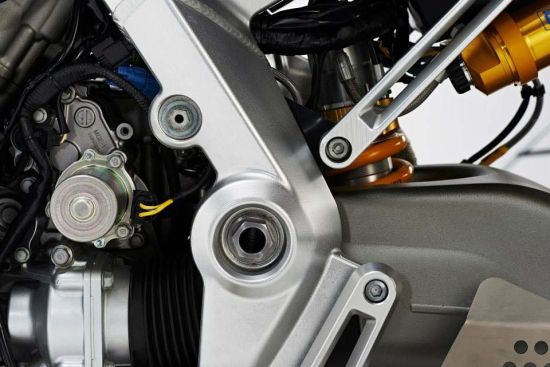 英國賽車豪門Ariel發布定制化摩托車ACE