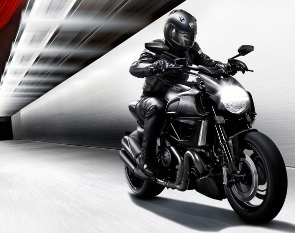 杜卡迪Diavel魔鬼摩托車改裝