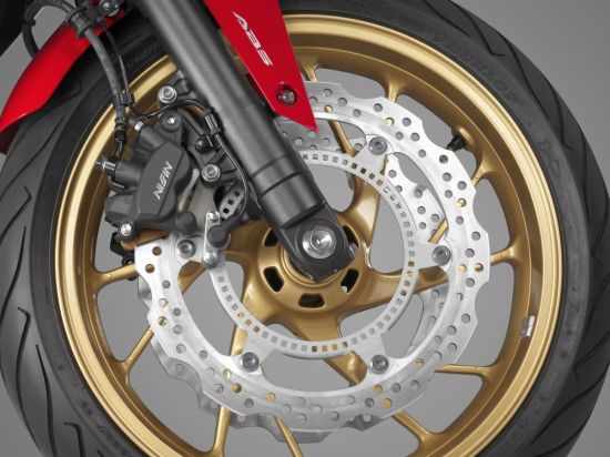 本田CB650F摩托車細節圖剎車盤制動