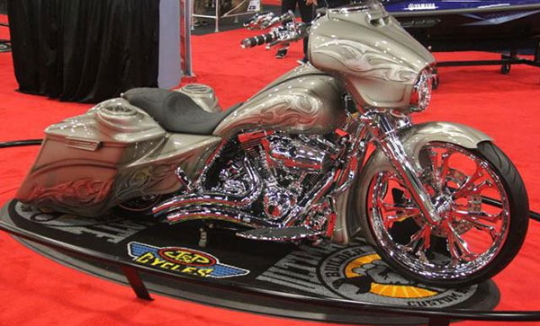 哈雷2015款大道滑翔