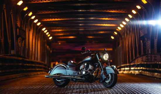 印第安2016款酋長黑馬Indian Chief Dark Horse重型巡航摩托車
