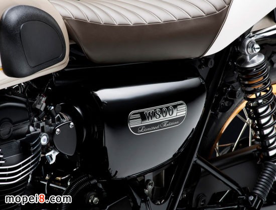 川崎摩托車2015款W800英式復(fù)古街車限量版
