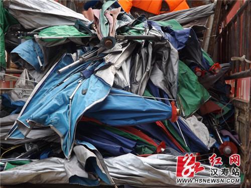 摩托車遮陽傘銷毀